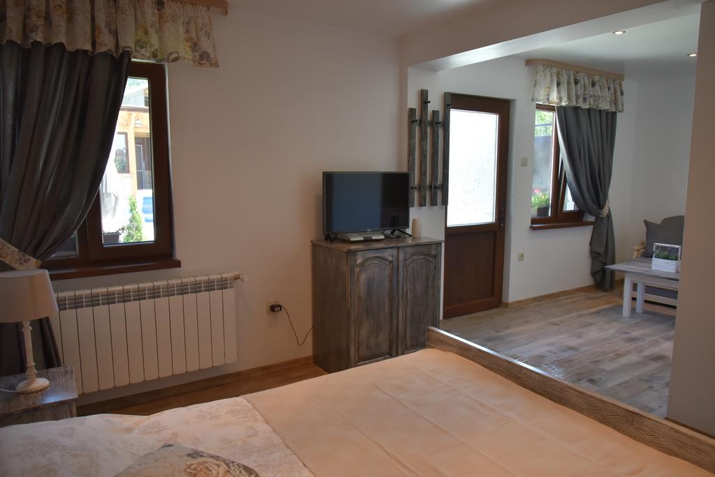 Guest House Zlateya Madara Eksteriør billede